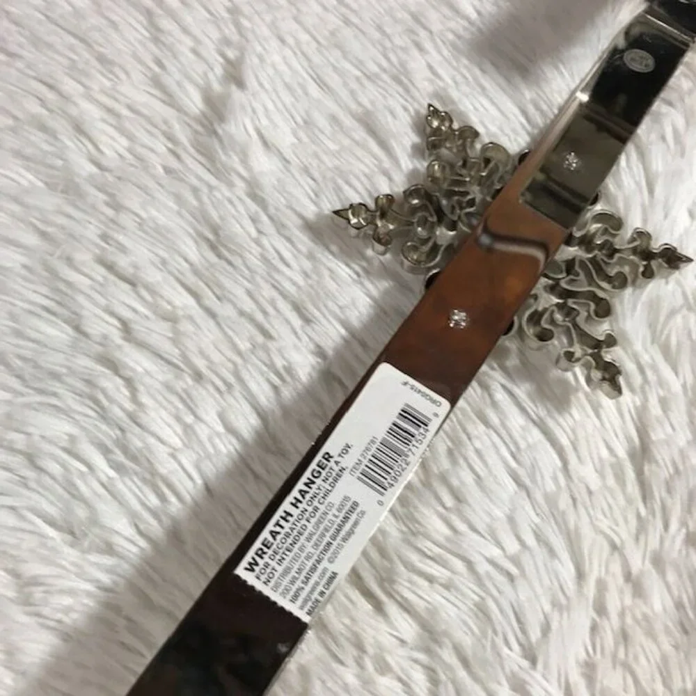 Polished Silver Snowflake Wreath Hanger